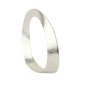 Stunning Modernist Hand Hammered Sterling Silver Mobius Bangle Bracelet - Picture 1 of 5