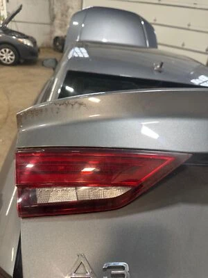 Conjunto de luz trasera izquierda usado se adapta a: Audi A3 2017 convertible tapa montada sin dyn Foto 1 de 4