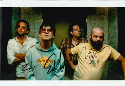 ED HELMS, ZACH GALIFIANAKIS & KEN JEONG AUTOGRAPH SIGNED 12X8" PHOTO HANGOVER 55 Cover