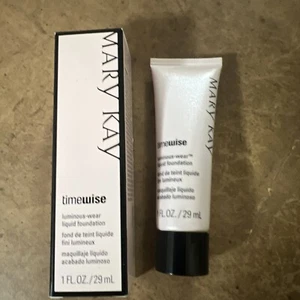Mary Kay LUMINOUS WEAR Liquid Foundation Ivory 6 Normal to Dry Skin - Picture 1 of 2