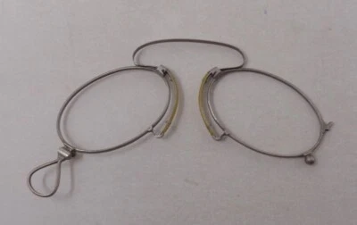 Ancienne Monture de lunettes - Pince nez - Lorgnon ancien en métal 1920's - Photo 1/4