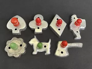 Lote De 7 Cortadores De Galletas De Aluminio De Colección Años 50 Mango De Madera Rojo Verde Elevado - Imagen 1 de 6