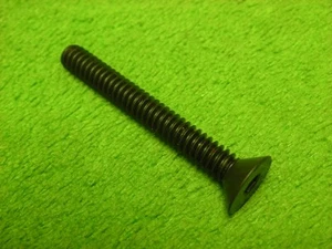 100 piezas 10-24 x 1-1/2" CABEZA PLANA CASQUILLO TORNILLOS ALLEN HEX NEGRO AZUL DIABLO - Imagen 1 de 1