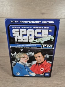 Space 1999 Complete Series Megaset 30th Anniversary Edition (17-DVDs, 2007) VGC - Foto 1 di 6