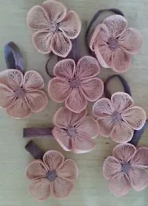 8 Anelli Tovagliolo Tessuto Rattan Malva Fiore Boho Giardino Casual - Foto 1 di 2