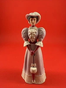 Lenox Gibson Girls "Strolling Through The Fair" Vintage Japan Porzellan Figur C - Bild 1 von 5