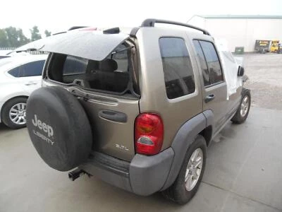 Used Trailer Hitch fits: 2004 Jeep Liberty  Grade A - Image 1 of 4