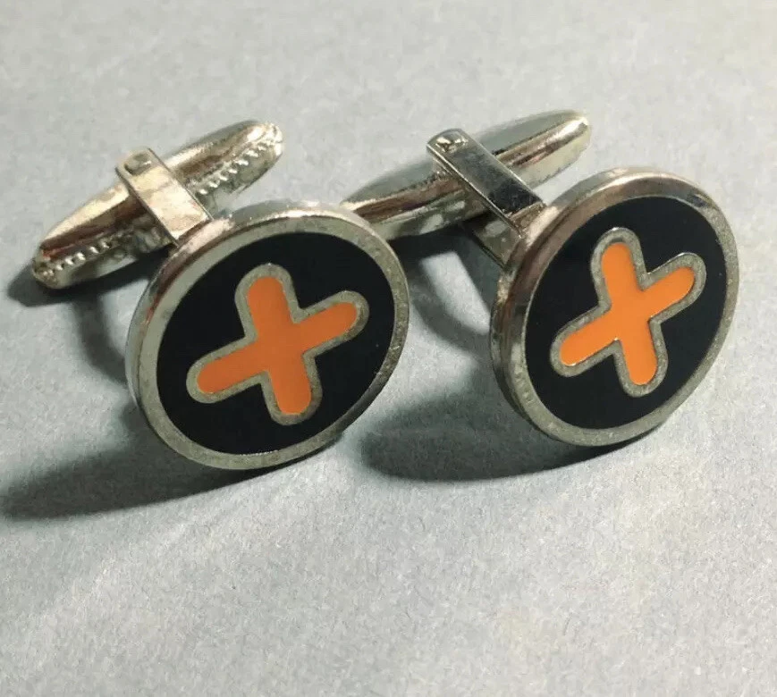 Abotoaduras de esmalte vintage ACME Studio "Orange Cross" cloisonné por KARIM RASHID - Imagem 1 de 1