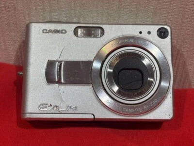 Casio EXILIM ZOOM EX-Z40 4.0MP Digital Camera - Silver not working, junk - Image 1 of 4