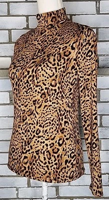 ☆ Top No Boundaries Junior’s Manga Larga Cuello Simulado Estampado Guepardo Mediano Foto 1 de 4