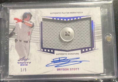 2019 Leaf Trinity Phillies Jersey Patch BUTTON Bryson Stott Auto Purple 1/5 - Image 1 of 3