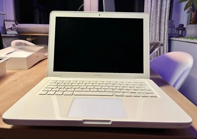Apple MacBook (2009/2010), 13 Zoll Display, OVP, voll fnktfähig Modell A1342 - Bild 1 von 4