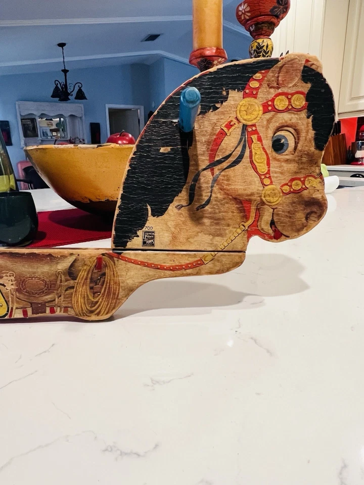 RARO Fisher Price RIDING Pônei Cavalo de Circo Infantil com Rolo de Sino - Imagem 1 de 4