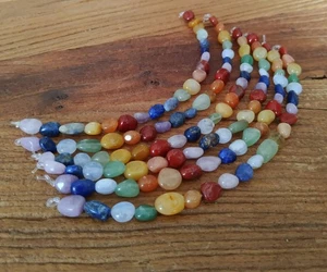 😏 Natürliche Edelsteine Regenbogen- Chakra-Perlen rundlich-ovale Nuggets 😉 - Picture 1 of 3