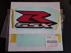 2 ADESIVI GSXR CARENA ANT SUZUKI GSXR600 750 K6 K7 ORIGINALI NUOVI - Foto 1 di 4