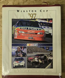 Anuario libro tapa dura Nascar Winston Cup 1997 Grand National Series DJ HC - Imagen 1 de 4