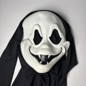Easter Unlimited Ghost Face Fangs Halloween Mask Kids Size Rare Scream - Picture 1 of 7