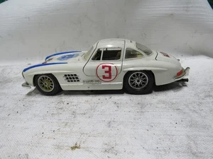 Mercedes Benz 300 SL 1954 Burago vintage escala 1/24 - Imagen 1 de 9