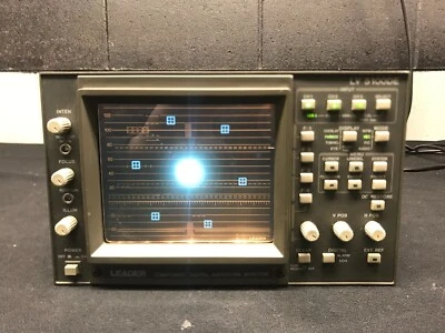 Leader LV 5100DE Component Digital Waveform Monitor with Power Cord & Case - Image 1 of 4