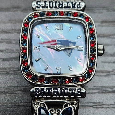 PATRIOTS Women's WATCH Colored RHINESTONES Stretch Band New England *READ* Cover