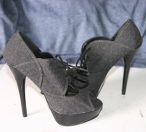 Vintage NEW STEVE MADDEN GREY GRAY Plaid Wool High Heel Peep Toe Shoe - SZ 6.5 - Picture 1 of 4