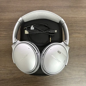 Bose QuietComfort 35 QC35 Bluetooth Over-Ear Headphones Noise Cancelling Silver - Picture 1 of 14