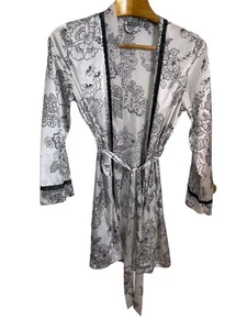 Apt 9 Black and White Floral Flower Robe Soft Silk Lace Womens Size Medium - Picture 1 of 8