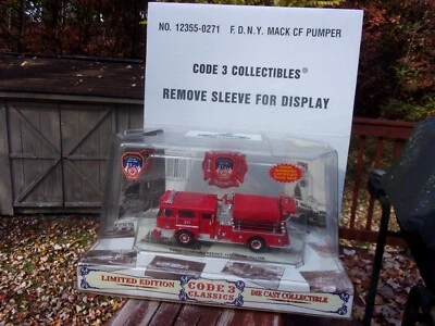 Code 3 FDNY Mack CF Pumper 271 - #12355-0271 - Image 1 of 4