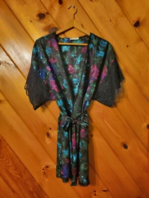 LUCIE ANN II Short Robe Black Satin Floral Lace Women’s Small USA 1556 Vintage - Image 1 of 4