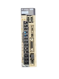 YASKAWA SGDV-2R8A11A SERVOPACK x1pc - Picture 1 of 4