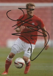 BARNSLEY: SCOTT WISEMAN SIGNED 6x4 ACTION PHOTO+COA - Picture 1 of 1
