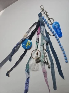 Handtasche Anhänger Schlüsselring Schlüsselanhänger Boho OOAK Handarbeit Upcycling blau Notfallpfeife - Bild 1 von 7