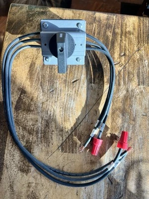 BERKO/MARLEY 3 极断开开关 30 AMPS — 第 1/4 张图片