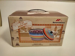 Schöner hellfarbiger Benevolence 2qt Bohnentopf, handbemalt, Neu im Karton - Bild 1 von 1