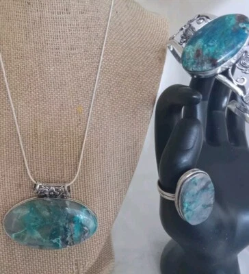 Ladys 925 Oval Quantum Stone With Hues Of Teal & Gray Necklace Ring Cuff Set  - Image 1 of 4