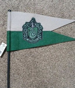 Universal Studios Mundo Mágico de Harry Potter Slytherin Cresta Fieltro Bandera Nuevo con Etiquetas - Imagen 1 de 3