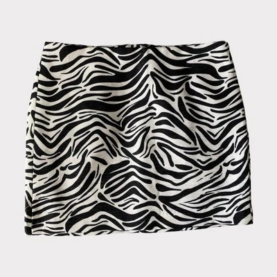Falda H&M Dividida Mujer Talla 4 Negra Blanca Estampado Animal Nueva con Etiquetas Foto 1 de 4
