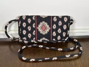 Portafoglio Vera Bradley con tracolla fantasia nera - Foto 1 di 10