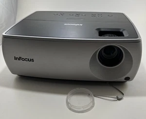 InFocus IN2102EP Projector - Picture 1 of 4