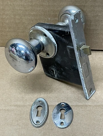 Antique Metal Door Lock Knob Mortise Mount Americana Skeleton Key Hole RARE ⭐️ Cover