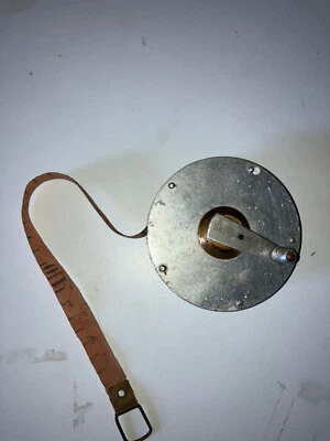 DÉCAMÈTRE ANCIEN ,CORPS EN ALUMINIUM-RUBAN TISSU - Photo 1/3