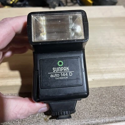 Flash SunPak Auto 144D para Nikon Foto 1 de 4