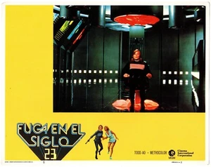 *LOGAN'S RUN (1976) Logan (Michael York) Sits Beneath Futuristic Machine - Imagen 1 de 1