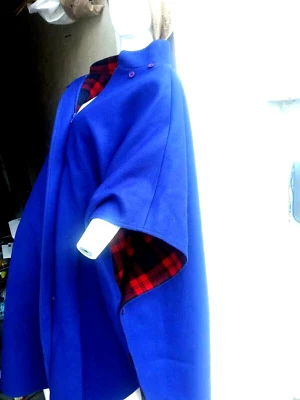 CHARLES KLEIN WOMEN'S BLUE / RED PLAID CAPE SHAWL/  PONCHO COAT ONE SIZE  - Image 1 of 4