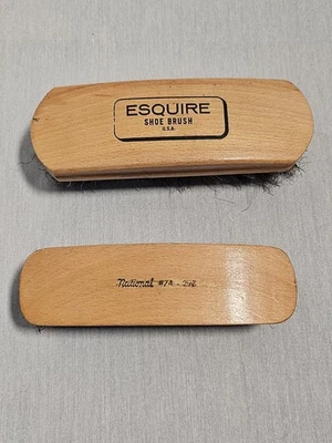 Lote de 2 cepillos vintage de crin de caballo con brillo de zapatos - Esquire y marcas nacionales Foto 1 de 4