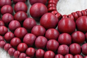 Christmas Red Berry Beads Round or Rondelle Dark Red Wood beads -16 inch strand - Picture 1 of 8