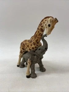 The Herd "Sticks and Stones" Giraffe & Elephant Pair by Martha Carey - Bild 1 von 8