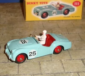 TRIUMPH TR2 SPORTS CAR - DINKY TOYS 111 - DEAGOSTINI REPRODUCTION c2017 - Picture 1 of 7