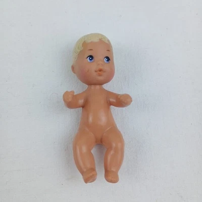 复古美泰婴儿娃娃 2 3/4 英寸模塑头发橡胶头 1986 年乙烯基身体 1973 — 第 1/4 张图片