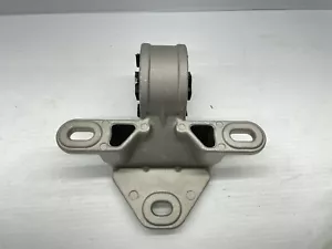 2001-2007 Dodge Caravan Chrysler Town & Country Motor Mount 3.3L 3.8L - Picture 1 of 7